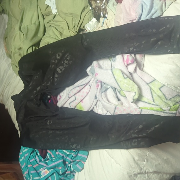 Tags are missing. It I'm 99 percent sure these are Victoria secret. - Picture 2 of 3